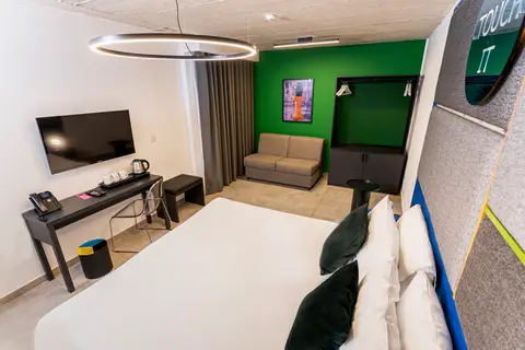 IKYK Hotel in San Ġiljan — foto 28