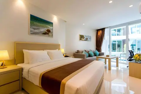 The Beachfront Hotel Phuket in ตำบลราไวย์ — foto 14