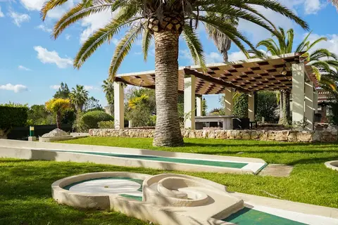 Vitor's Plaza in Mexilhoeira Grande, foto 23