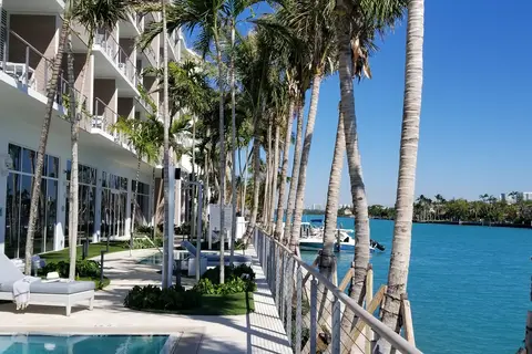 Grand Beach Hotel Bay Harbor in Bay Harbor Islands