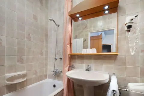 Hotel Benczur in Boedapest — foto 25