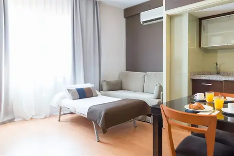 Senator Barcelona Apartments in Barcelona — foto 8