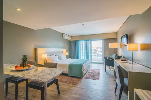 Aqualuz Lagos by The Editory in Lagos — foto 2