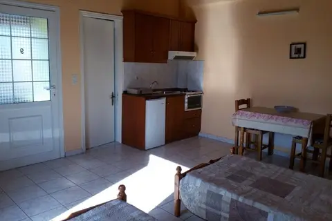 Amadeus Hawaii Studios & Apartments in Σιδάρι