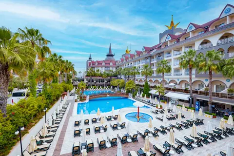 Side Crown Palace in Manavgat