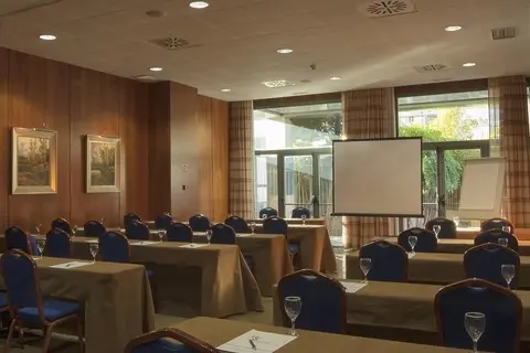Hotel Las Provincias in Fuenlabrada — foto 9