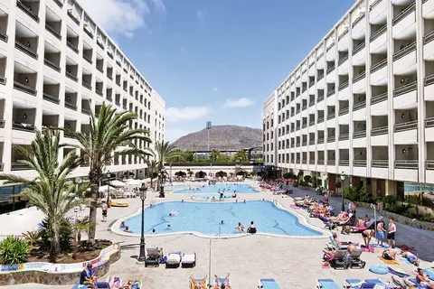 Aparthotel Kn Columbus in Arona