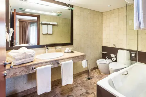 Legendary Lisboa Suites in Almada — foto 27