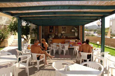 Summerland Hotel & Bungalows in Ιαλυσός — foto 13