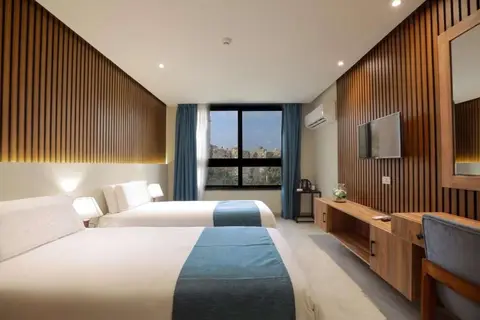 Pyramid Front Hotel in كفرة نصار — foto 3