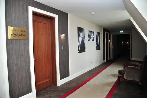 TITANIC Gendarmenmarkt Berlin in Berlijn — foto 7