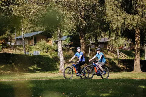Arden Parks Petite Suisse in Manhay — foto 7