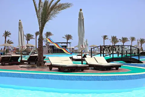 The Three Corners Sea Beach Resort in Beach Bar — foto 3