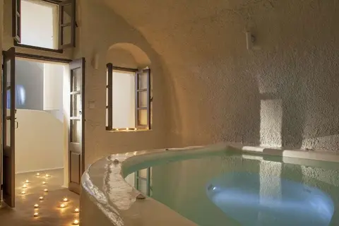 On The Rocks in Thira Municipal Unit, foto 10