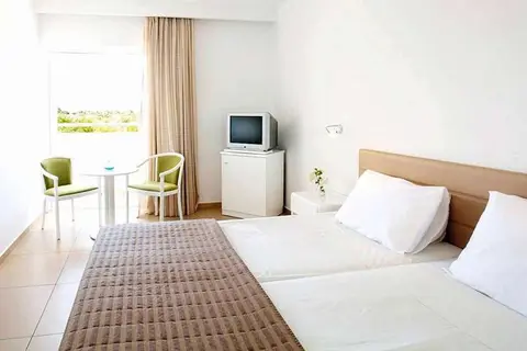 Sunrise Oasis in Παραλίμνι — foto 25