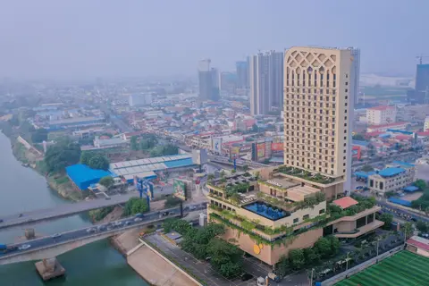 SUN & MOON Riverside Hotel in Phnom Penh