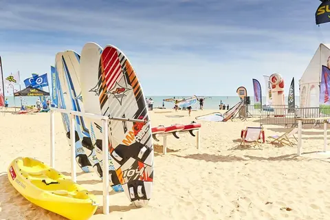Flower Camping L Escale Du Perthuis in La Tranche-sur-Mer — foto 4