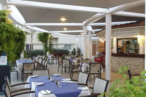 Sunrise Oasis in Παραλίμνι — foto 10