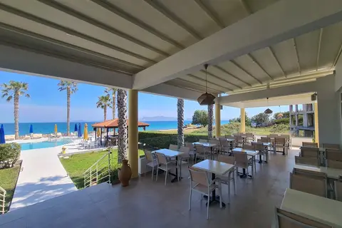 Irina Beach Hotel in Τιγκάκι — foto 16