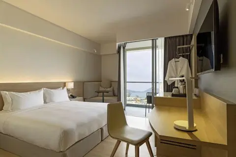 The Andaman Beach Hotel Phuket in ตำบลป่าตอง — foto 29