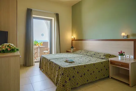 Alianthos Beach in Πλακιάς — foto 15