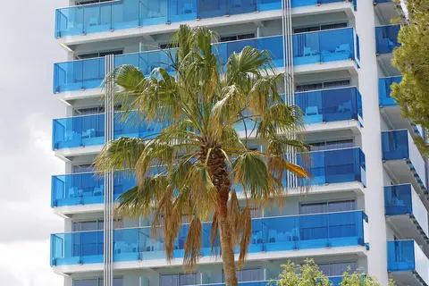BG Tonga & Suites Tower Design Hotel in Santa Margalida — foto 13