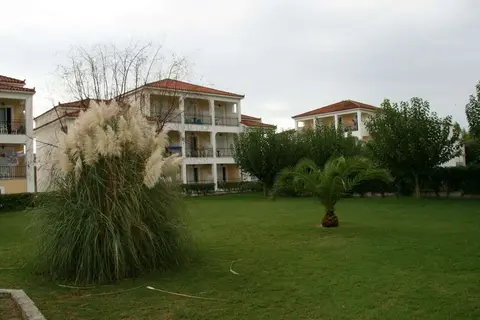Village Inn Studios & Appartementen in Laganas Municipal Unit, foto 19
