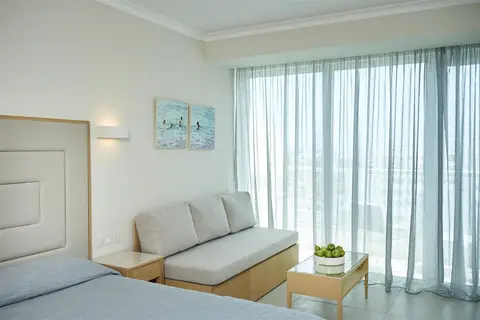 Sunrise Beach Hotel in Παραλίμνι — foto 26