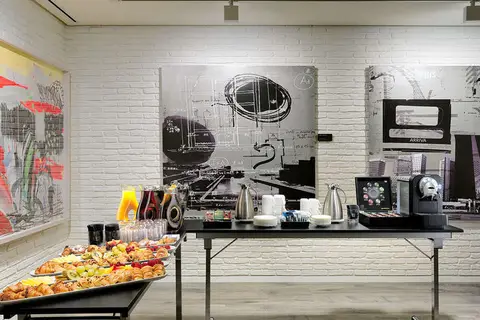 H10 Art Gallery in Barcelona — foto 16