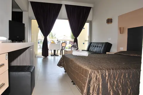 Radisson Blu Hotel, Larnaca in Larnaca — foto 25