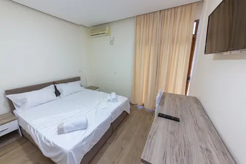 Esal Hotel in Durres — foto 13