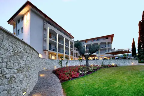 Hotel Villa Luisa Resort in San Felice del Benaco — foto 11