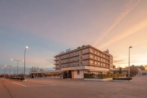 Hotel Crisol Regio in Santa Marta de Tormes — foto 22