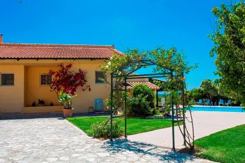 Sandy Beach Villas & Appartementen in Σβορωνάτα — foto 21
