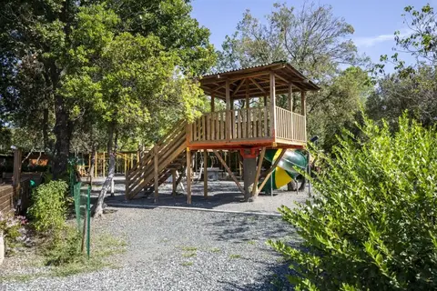 Camping hu Montescudaio Village in Montescudaio, foto 23