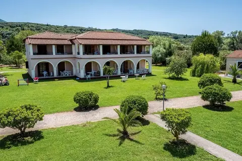 Appartementen Kamari in Αχαράβη — foto 2