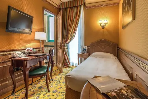 River Palace in Rome — foto 11