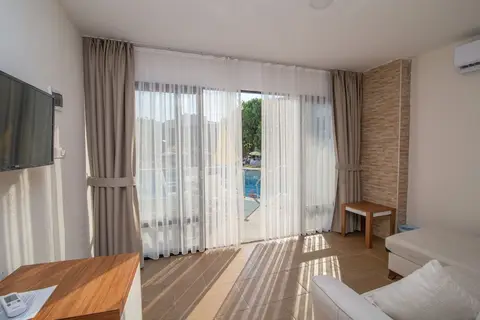 Ponz Hotel in Kusadasi — foto 10
