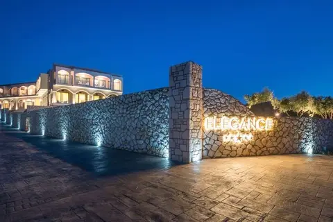 Elegance Luxury Executive Suites in Tragaki, foto 12