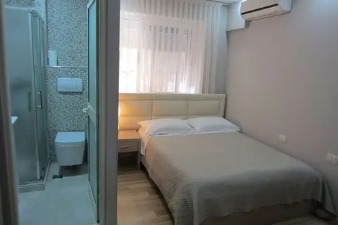 Freddy's Hotel in Tirana — foto 16