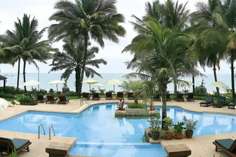 Khao Lak Palm Beach Resort in บ้านบางหลาโอน