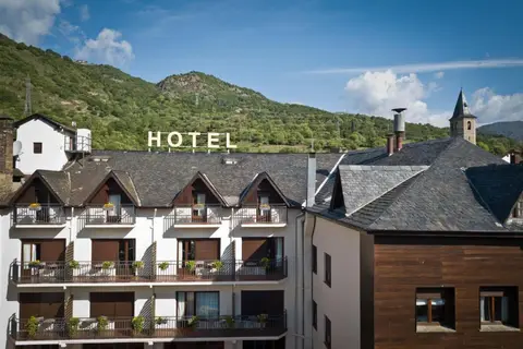Pessets Hotel & Spa in Sort — foto 13