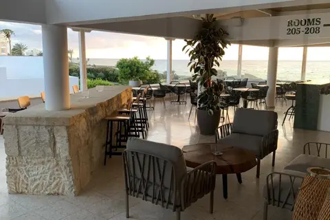 Vrachia Beach Resort in Paphos — foto 27