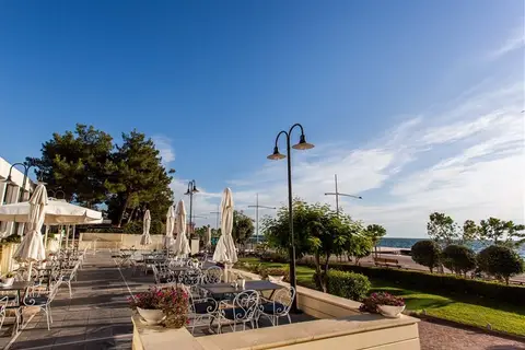 Makedonia Palace in Thessaloniki — foto 11