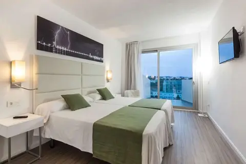 Axel Beach Ibiza in Sant Josep de sa Talaia — foto 24