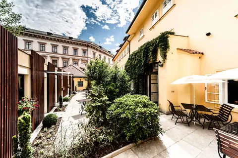 Hotel Archibald At The Charles Bridge in Praag — foto 13