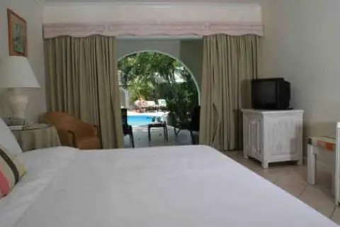 Mango Bay Hotel in Holetown — foto 7