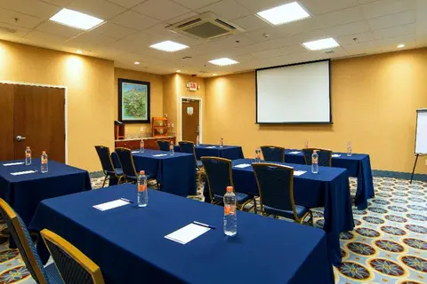 Holiday Inn Express & Suites Cuernavaca in Cuernavaca — foto 13
