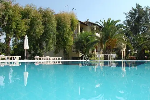 Milton in Ρόδα — foto 3