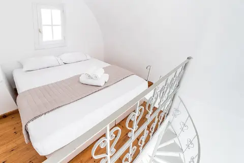 Lavarock Santorini in Δημοτική Ενότητα Θήρας — foto 3